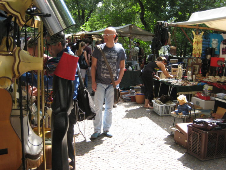 Flohmarkt am Boxi Berlin affin